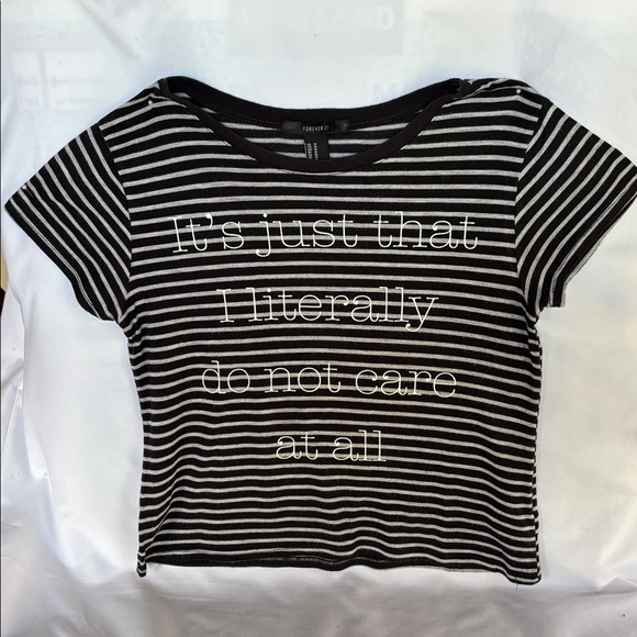 GENTLY WORN UNIQUE FOREVER 21 UNISEX BLACK & GREY STRIPPED TOP - Picture 2 of 10